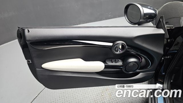 Mini Cooper 2023 — photo 14