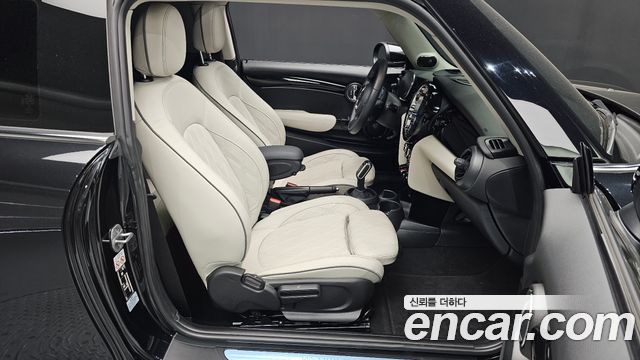 Mini Cooper 2023 — photo 16