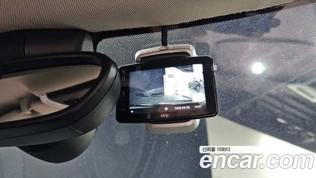 Mini Cooper 2023 — photo 29