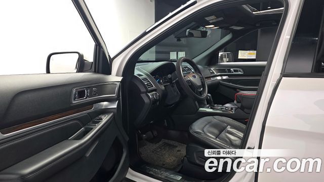 Ford Explorer 2019 — photo 10