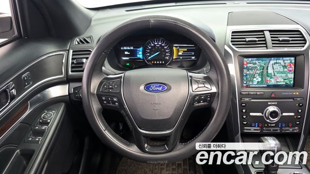 Ford Explorer 2019 — photo 13