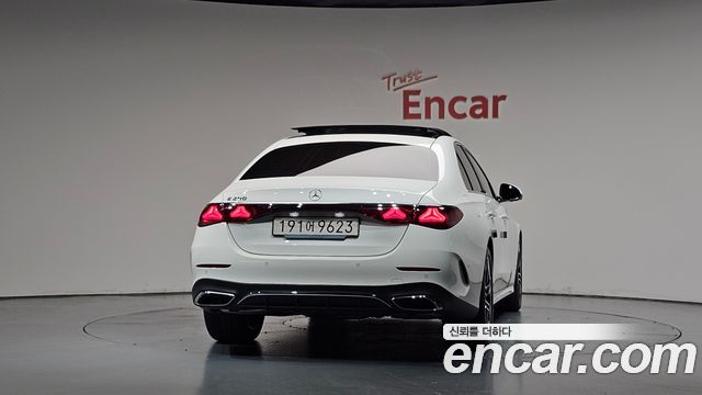 Mercedes-Benz E-Class 2026 — photo 4