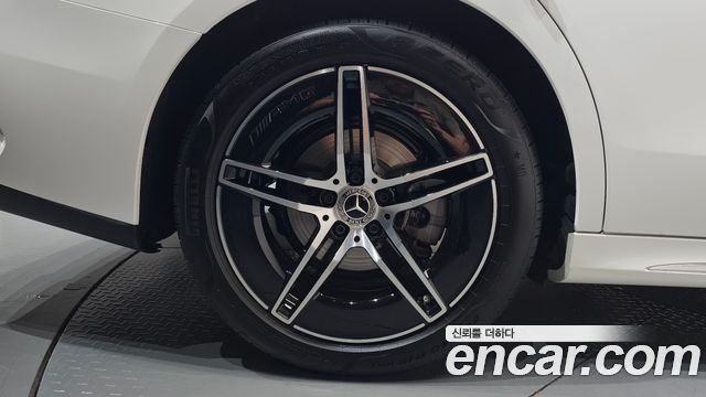 Mercedes-Benz E-Class 2026 — photo 7
