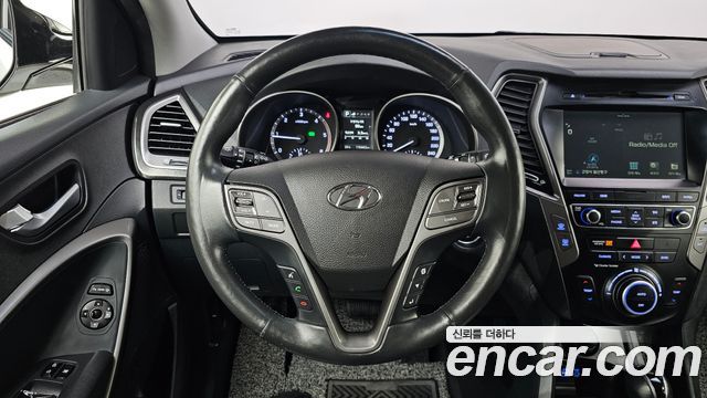 Hyundai Santafe 2018 — photo 19