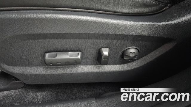 Hyundai Santafe 2018 — photo 28