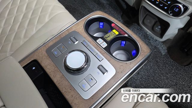 Genesis GV80 2023 — photo 18