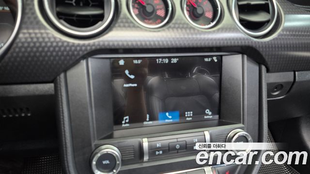 Ford Mustang 2019 — photo 12