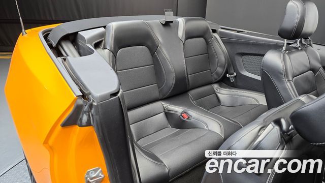 Ford Mustang 2019 — photo 17