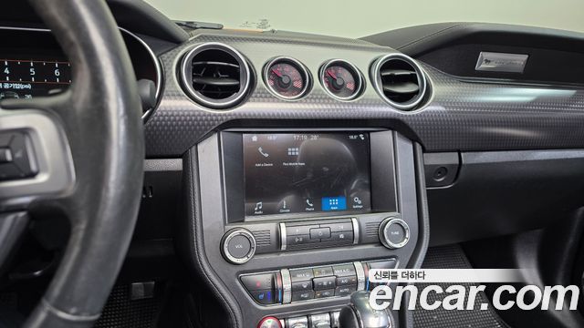 Ford Mustang 2019 — photo 18
