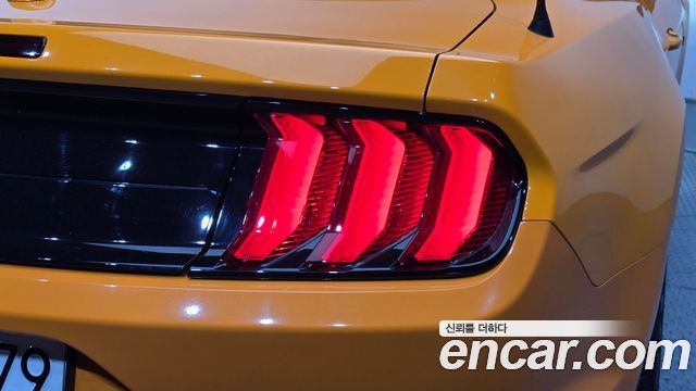 Ford Mustang 2019 — photo 9