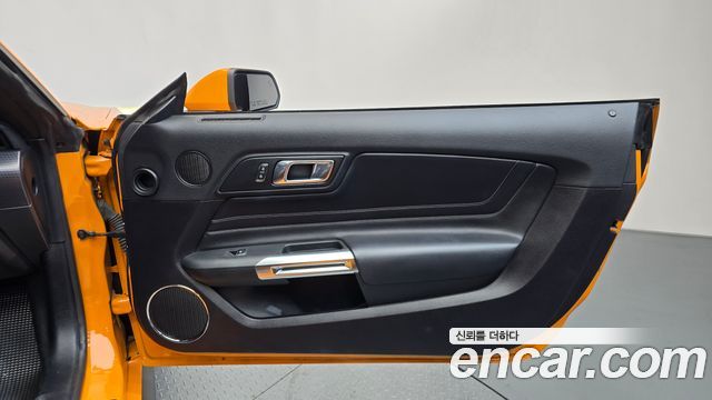 Ford Mustang 2019 — photo 15