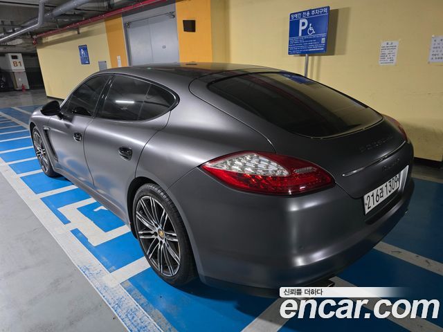 Porsche Panamera 2011 — photo 2