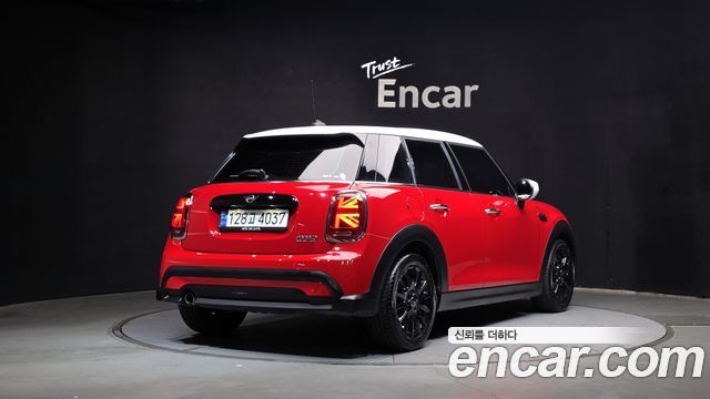 Mini Cooper 2024 — photo 2