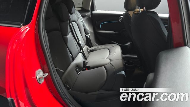 Mini Cooper 2024 — photo 17