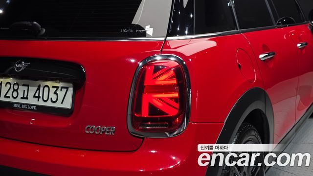 Mini Cooper 2024 — photo 9