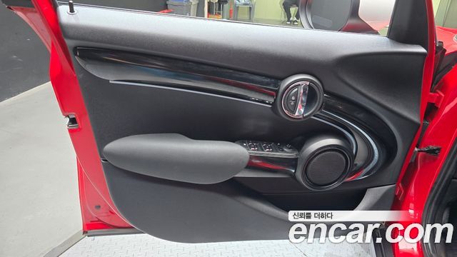 Mini Cooper 2024 — photo 14