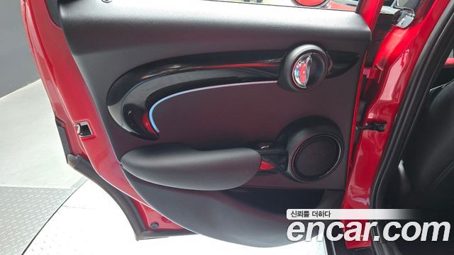 Mini Cooper 2024 — photo 15