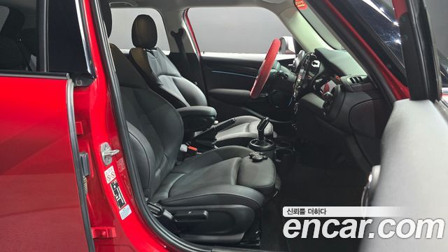 Mini Cooper 2024 — photo 16