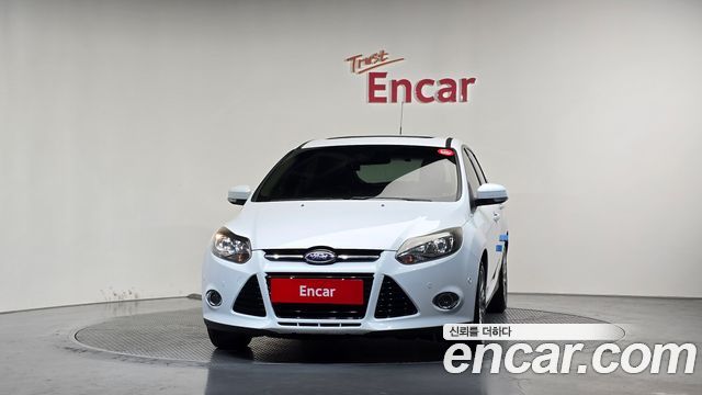 Ford Focus 2015 — photo 3