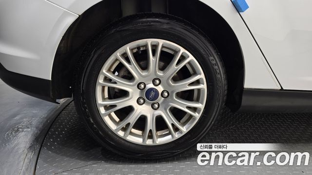 Ford Focus 2015 — photo 5
