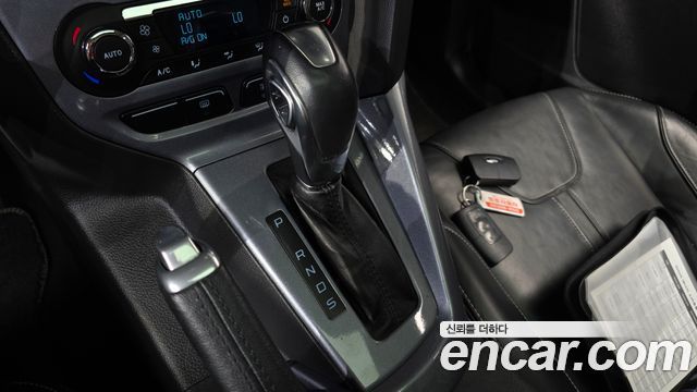 Ford Focus 2015 — photo 9
