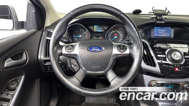 Ford Focus 2015 — photo 12
