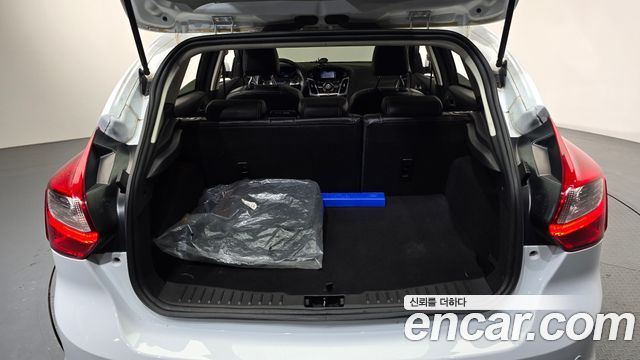 Ford Focus 2015 — photo 17