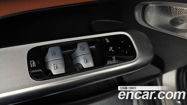 Mercedes-Benz GLC-Class 2024 — photo 28