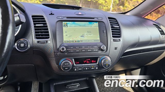 Kia K3 2015 — photo 13