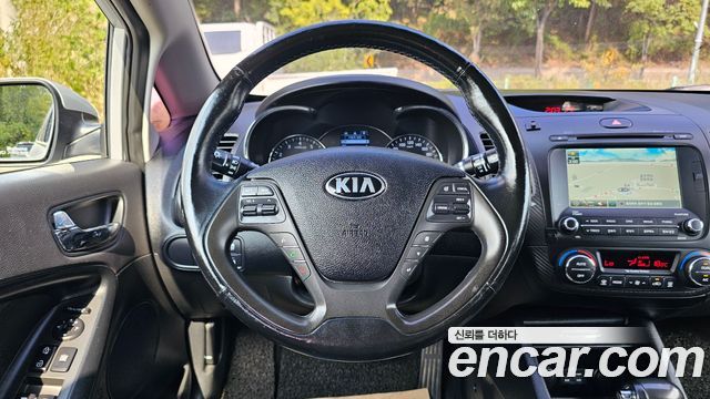 Kia K3 2015 — photo 14