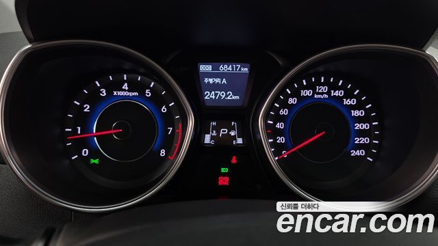 Hyundai AVANTE 2014 — photo 11