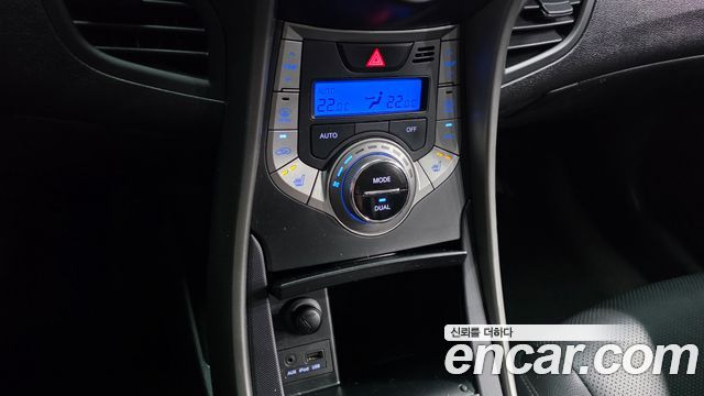 Hyundai AVANTE 2014 — photo 22