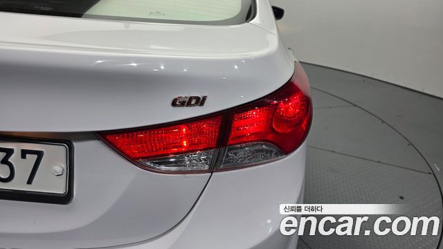 Hyundai AVANTE 2014 — photo 9