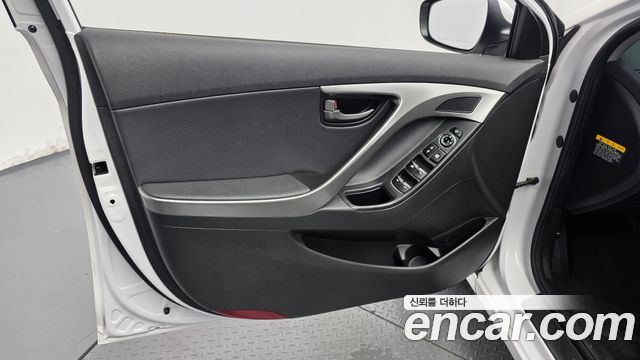 Hyundai AVANTE 2014 — photo 14