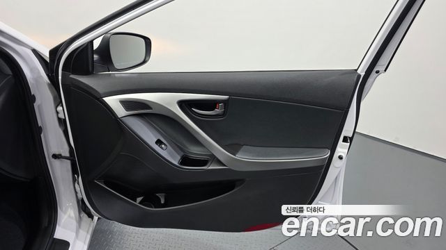 Hyundai AVANTE 2014 — photo 15
