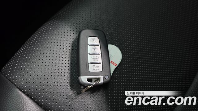 Hyundai AVANTE 2014 — photo 30