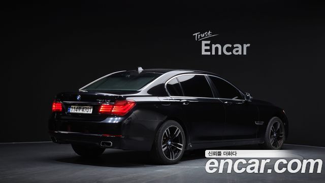 BMW 7-Series 2015 — photo 2