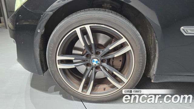 BMW 7-Series 2015 — photo 5