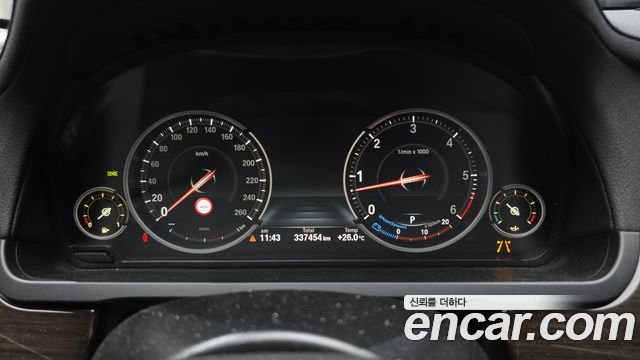 BMW 7-Series 2015 — photo 8