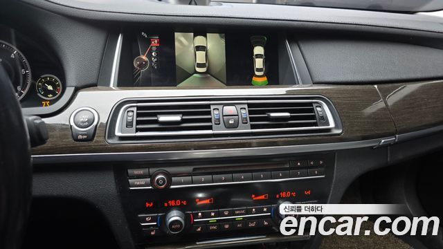 BMW 7-Series 2015 — photo 14