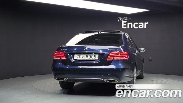 Mercedes-Benz E-Class 2016 — photo 4
