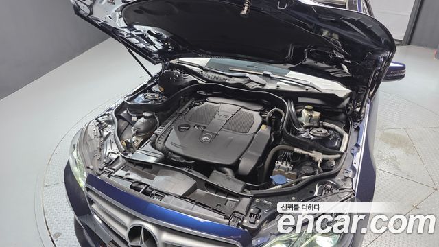 Mercedes-Benz E-Class 2016 — photo 6