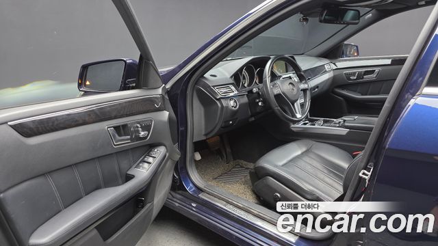 Mercedes-Benz E-Class 2016 — photo 10