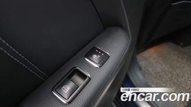 Mercedes-Benz E-Class 2016 — photo 19