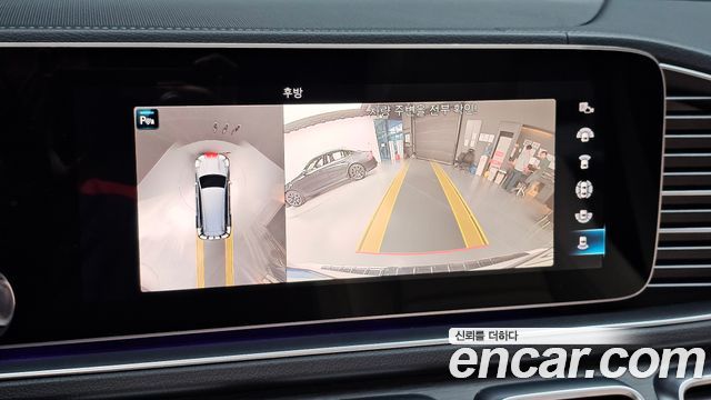 Mercedes-Benz GLS-Class 2021 — photo 26