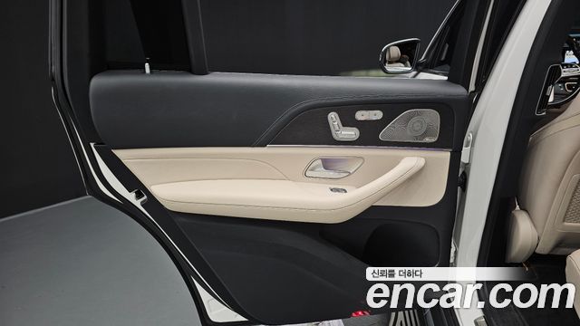 Mercedes-Benz GLS-Class 2021 — photo 15