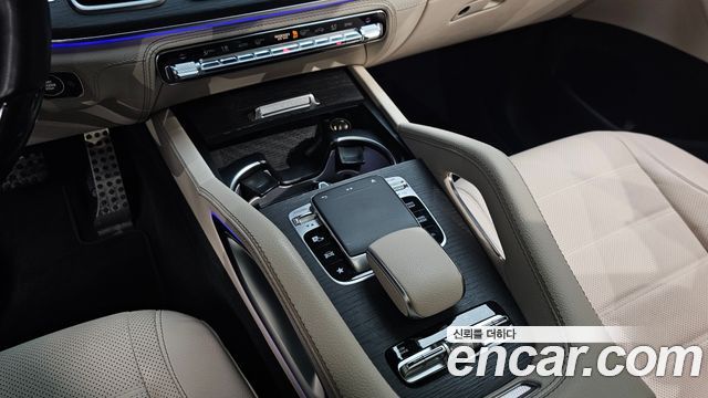 Mercedes-Benz GLS-Class 2021 — photo 29