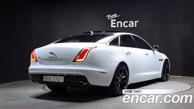 Jaguar XJ 2018 — photo 2
