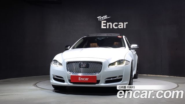 Jaguar XJ 2018 — photo 3