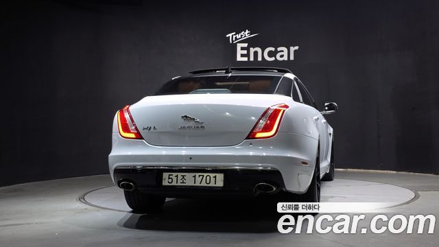 Jaguar XJ 2018 — photo 4